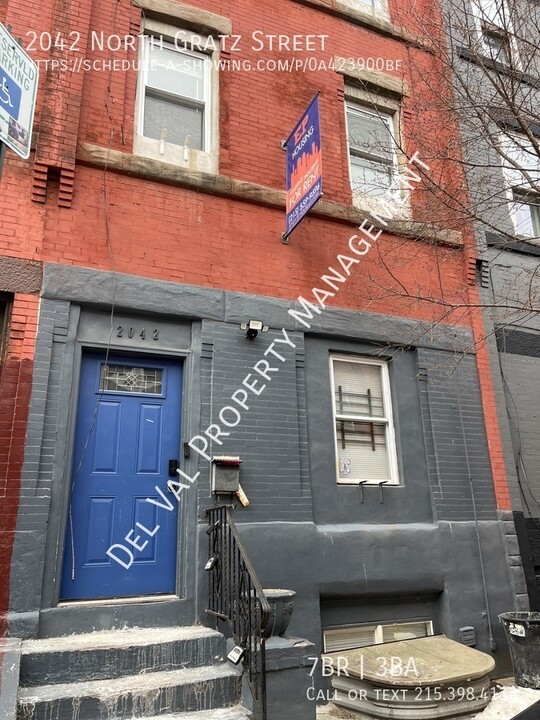 2042 N Gratz St in Philadelphia, PA - Building Photo