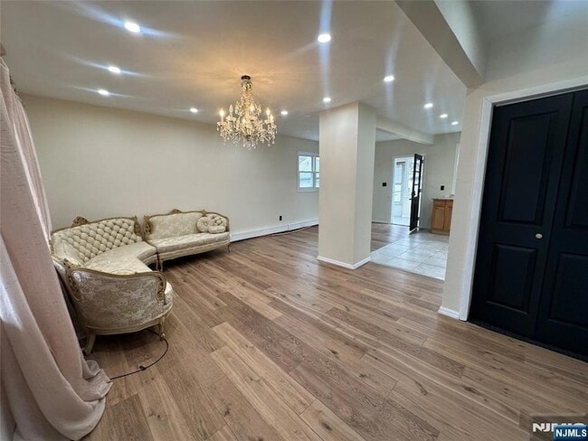 264 Vernon Ave in Clifton, NJ - Building Photo - Building Photo