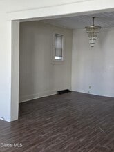 918 Delamont Ave in Schenectady, NY - Building Photo - Building Photo