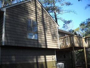 2068 Singer Way in Lithonia, GA - Building Photo - Building Photo