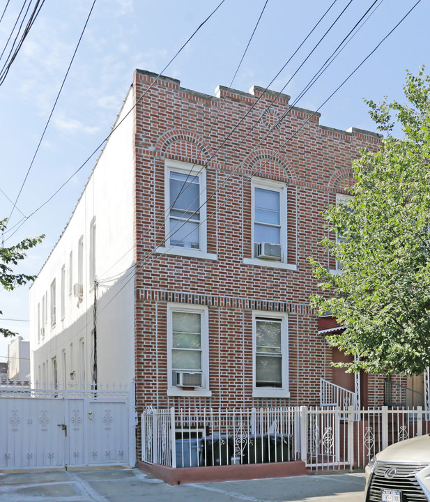 10846 38th Ave in Flushing, NY - Building Photo