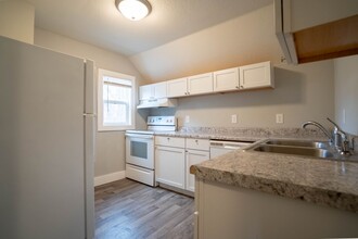200 E 27th St in Minneapolis, MN - Foto de edificio - Building Photo