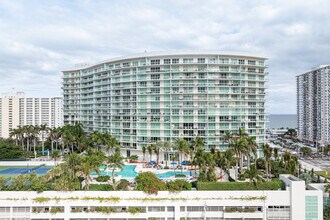 The Plaza at Oceanside in Pompano Beach, FL - Building Photo - Building Photo