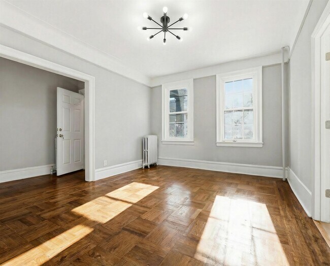 40 Bayview Ave in Jersey City, NJ - Foto de edificio - Building Photo