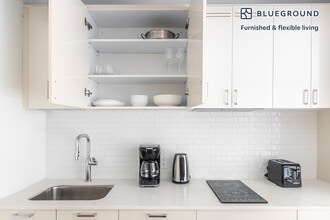 266 W 96th St in New York, NY - Foto de edificio - Building Photo