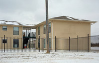 Whispering Pines in Muskogee, OK - Foto de edificio - Building Photo