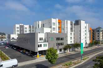 Springhaven Willowbrook II in Los Angeles, CA - Foto de edificio - Building Photo