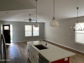 401 Raven Ln in Panama City, FL - Building Photo - Building Photo