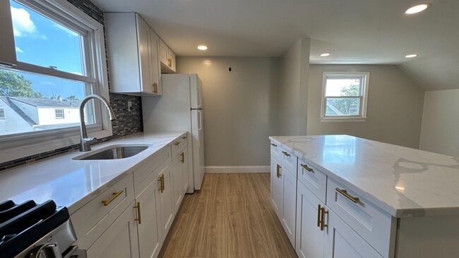 44 OLD BERGEN Rd in Jersey City, NJ - Building Photo - Building Photo