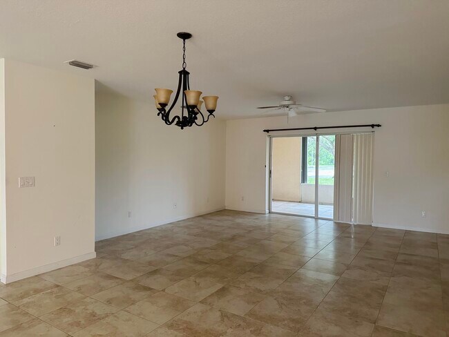 2088 SE Wild Meadow Cir in Port St. Lucie, FL - Building Photo - Building Photo