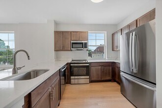 1 Center St in Clifton, NJ - Building Photo - Building Photo