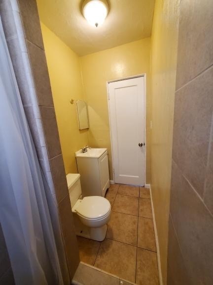 105 E 8th St, Unit A in Bakersfield, CA - Building Photo - Building Photo
