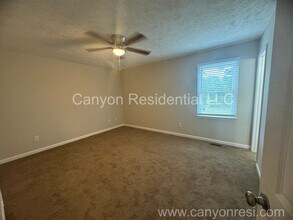 6615 Burgenfield Dr in Fayetteville, NC - Building Photo - Building Photo