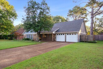 1720 Brierbrook Rd in Germantown, TN - Building Photo - Building Photo