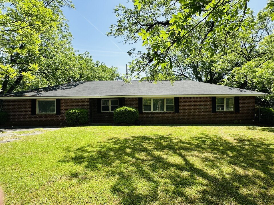1441 Central Ave in Tifton, GA - Building Photo