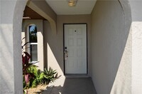 1015 SE 25th Terrace in Cape Coral, FL - Foto de edificio - Building Photo