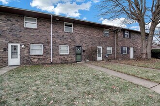 1226 Woodbrook Cir W in Columbus, OH - Building Photo - Building Photo