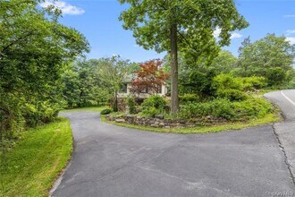 450 Rye Hill Rd in Monroe, NY - Foto de edificio - Building Photo