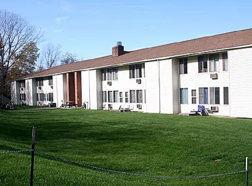 Woodland in Platteville, WI - Foto de edificio