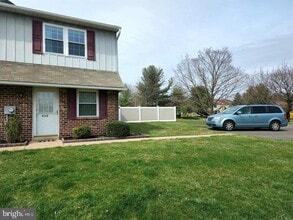 4540 Rosemarie Dr in Bensalem, PA - Building Photo - Building Photo