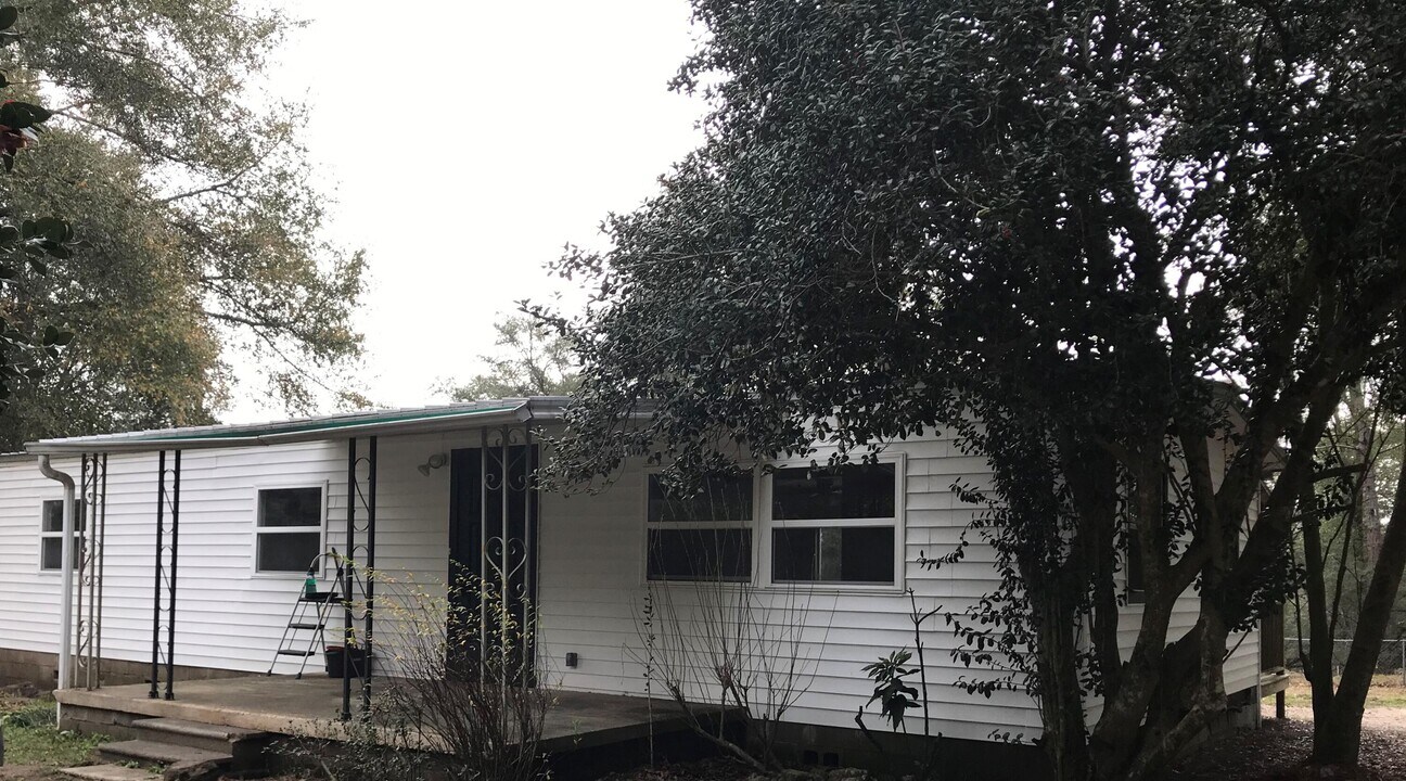 5331 Olin Merritt St in Baker, FL - Building Photo