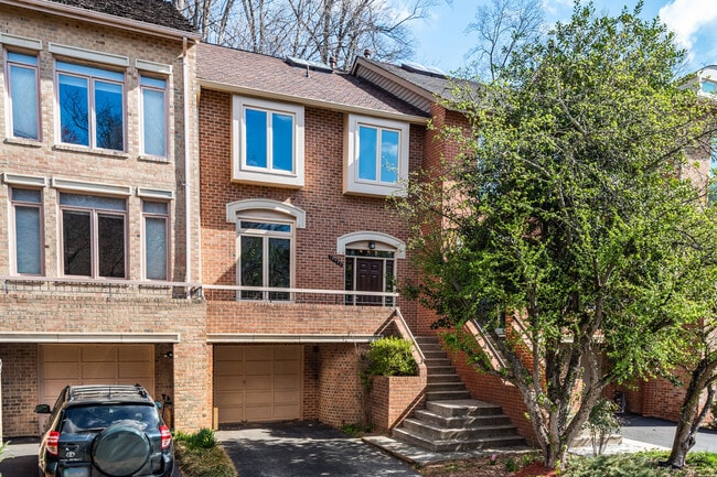 10905 Whiterim Dr in Rockville, MD - Building Photo - Building Photo