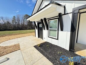 5525 Oakwood Rd NW in Huntsville, AL - Building Photo - Building Photo