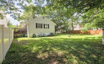 324 Thelma Ave, Unit A in Glen Burnie, MD - Building Photo - Building Photo