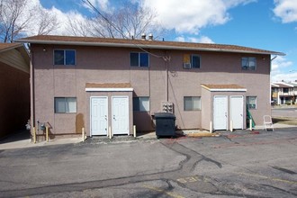 1025 Delaware Dr in Colorado Springs, CO - Foto de edificio - Building Photo