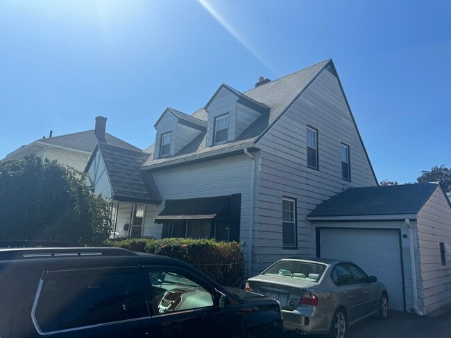 305 Harrington Way in Worcester, MA - Building Photo - Building Photo
