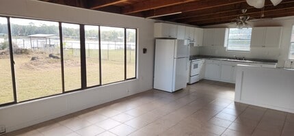 205 Peninsula Rd in Interlachen, FL - Building Photo - Building Photo