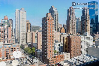 500 W 56th St in New York, NY - Building Photo - Building Photo