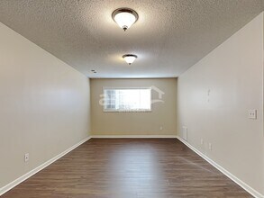 5525 Bridgegate Dr in Winston-Salem, NC - Building Photo - Building Photo