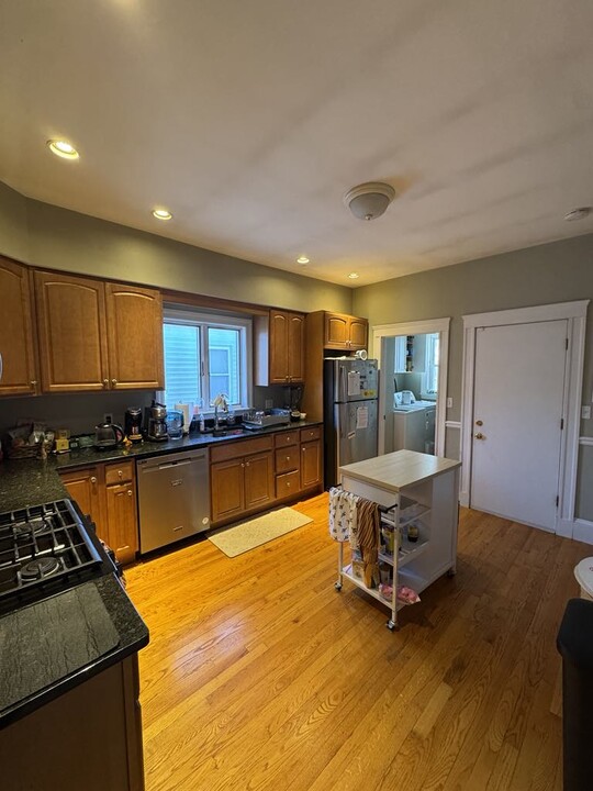 232 Fellsway W, Unit 3 in Medford, MA - Foto de edificio