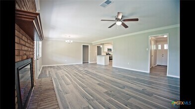 2405 Powell St in Bay City, TX - Building Photo - Building Photo