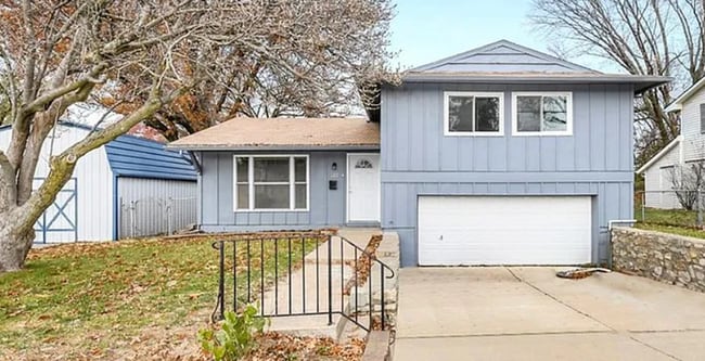 property at 120 W North Ave