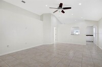 13715 Gentle Woods Ave in Riverview, FL - Building Photo - Building Photo