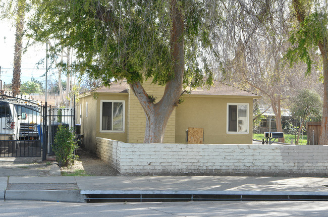 2123-25 27 N Sierra Way in San Bernardino, CA - Building Photo - Building Photo