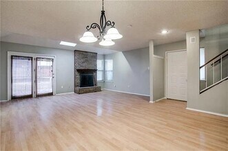 100 Morrow Dr in Bedford, TX - Building Photo - Building Photo
