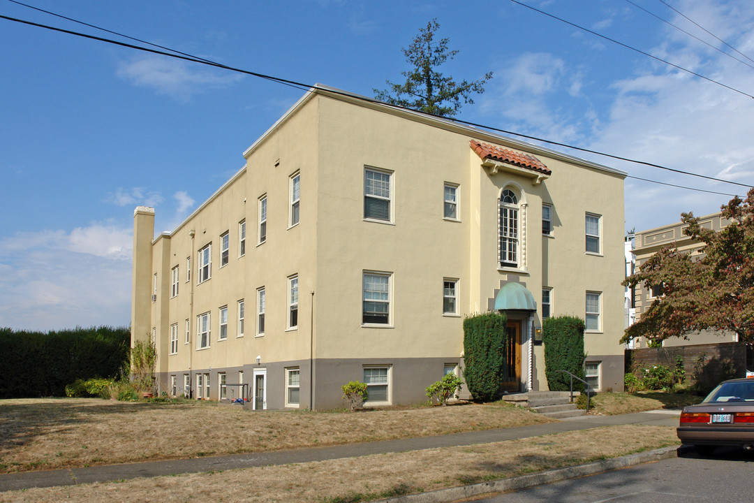 2537 NE 56th Ave in Portland, OR - Building Photo