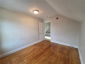 292 Pleasant St in East Providence, RI - Building Photo - Building Photo