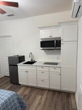 42756 Portraits Ln, Unit Beautiful private Casita in Temecula, CA - Building Photo - Building Photo