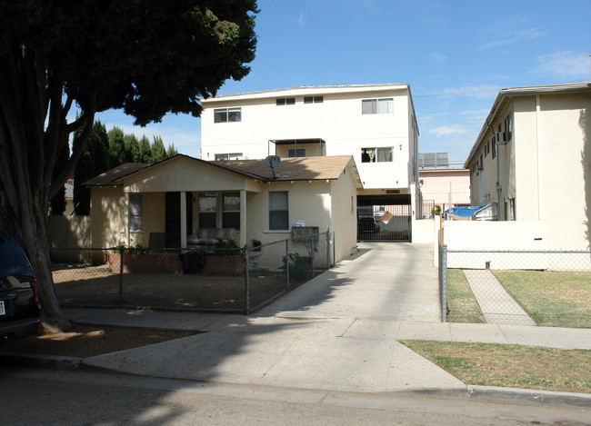 14131 Friar St in Van Nuys, CA - Building Photo - Building Photo