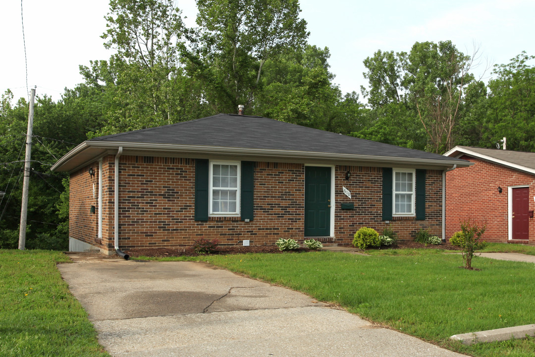 West Francis Place Apartments in Clarksville, IN - Building Photo