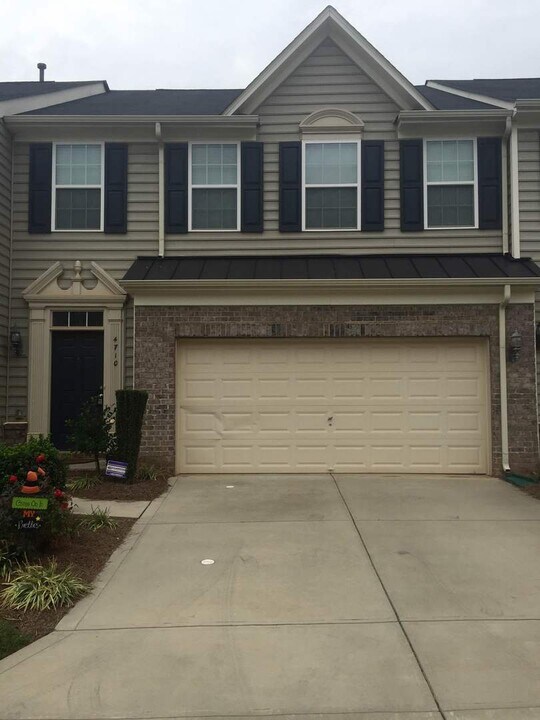 4710 Mt Royal Ln in Charlotte, NC - Building Photo