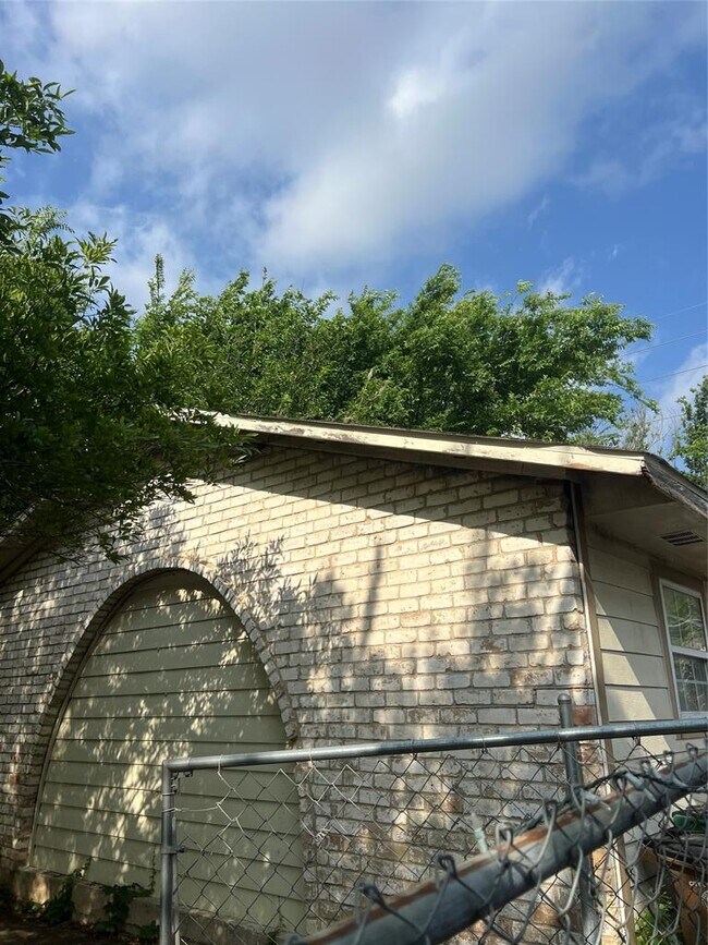 5402 Ponciana Dr in Austin, TX - Building Photo - Building Photo