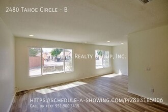 2480 Tahoe Cir in Hemet, CA - Building Photo - Building Photo