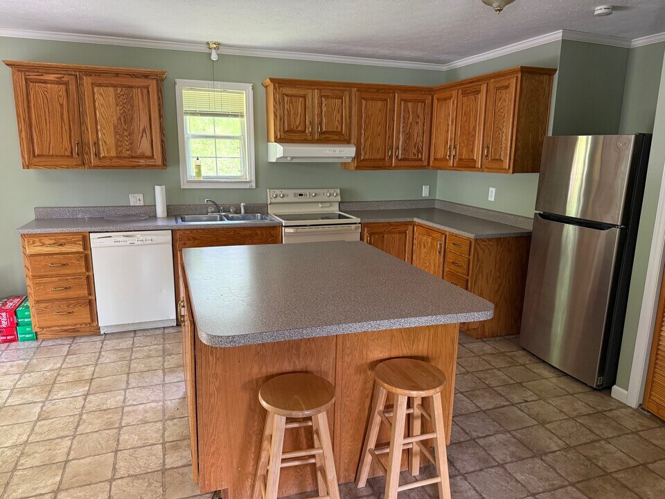 201 N Lancaster St, Unit A in Athens, OH - Building Photo