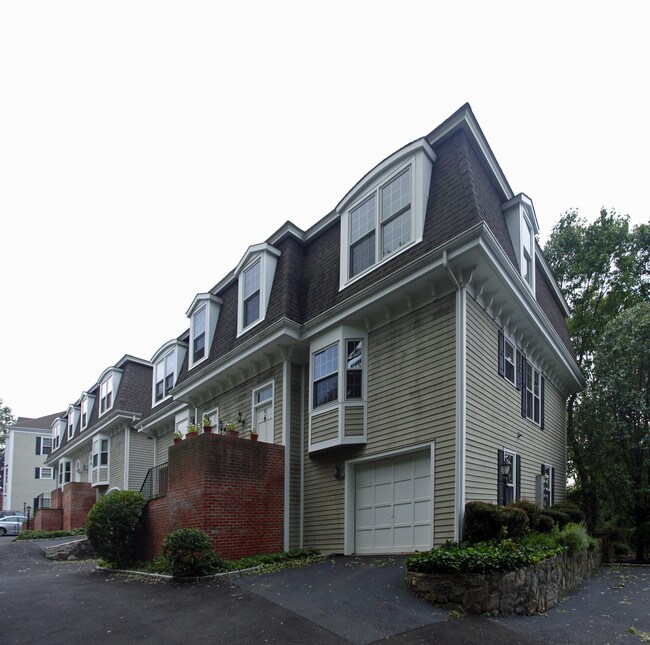 172 Field Point Rd in Greenwich, CT - Foto de edificio - Building Photo