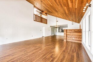 7425 U.S. 287 Frontage Rd in Arlington, TX - Building Photo